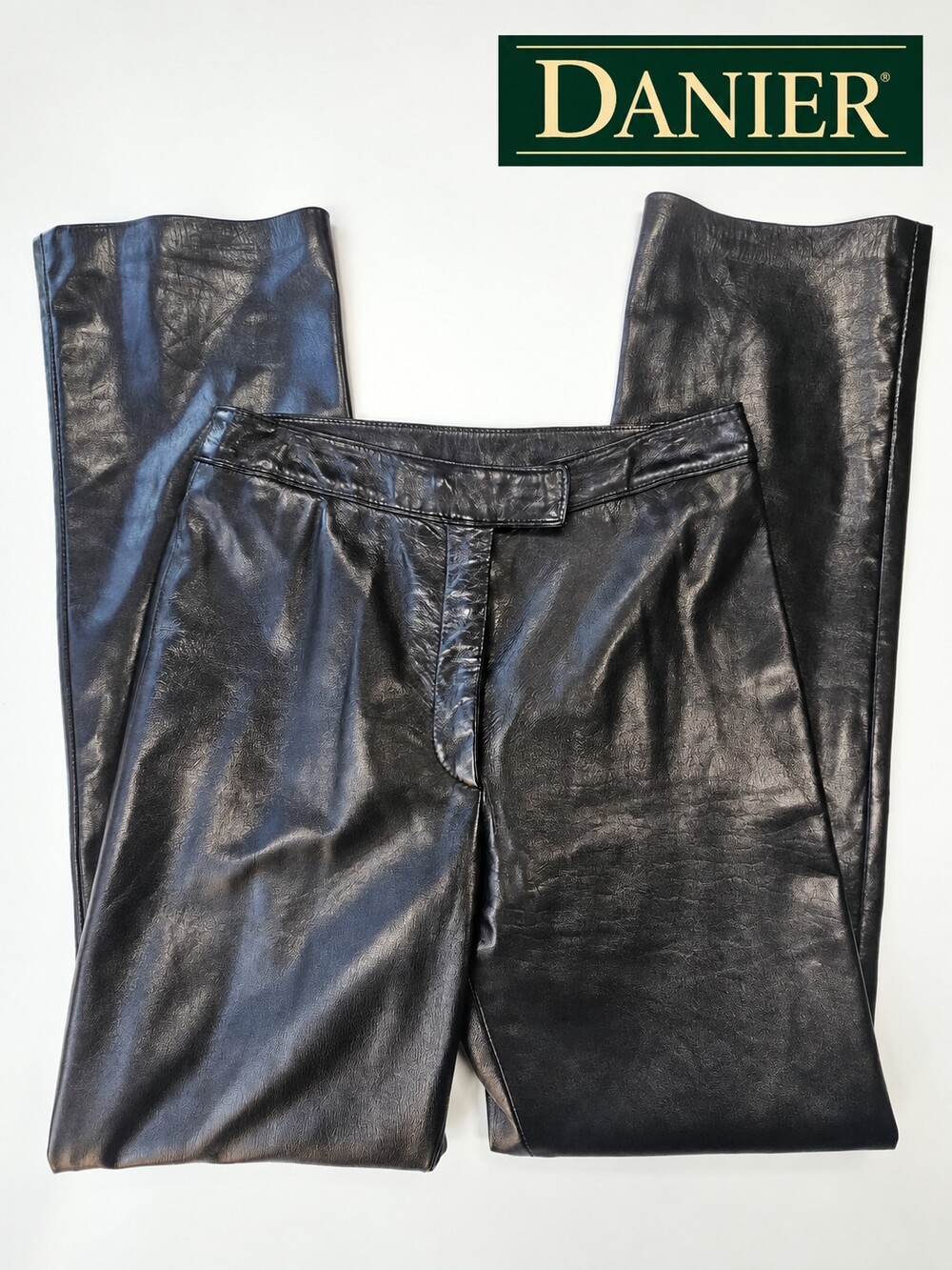 Danier Genuine Leather Black Pants Size 2 Straight Leg High Rise Made in Canada